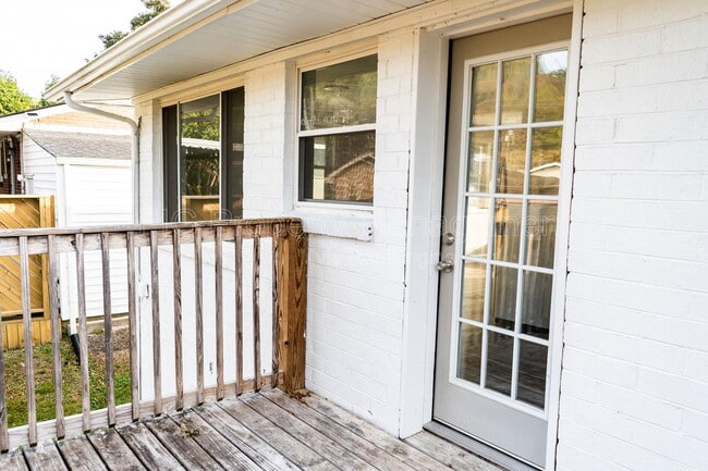 Photo - 3311 Canary Ave