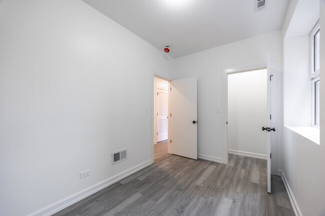 Photo - 1014 N Hamlin Ave Unidad 1