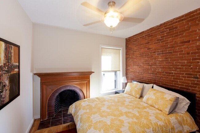 Photo - 304 Newbury St