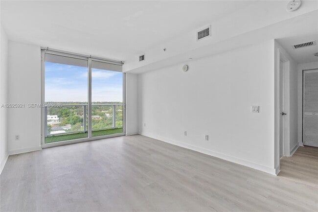 Photo - 4250 Biscayne Blvd