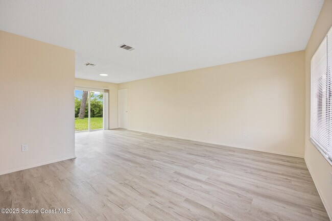 Photo - 1426 Leeward Ave SE
