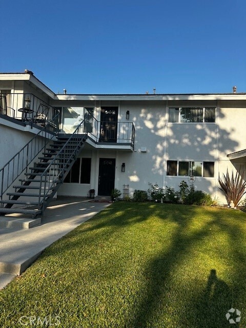 Building Photo - 10175 El Corazon Ave Rental