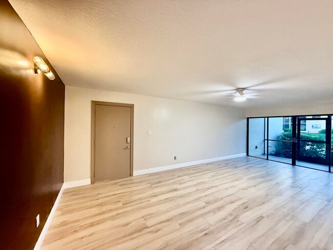 Photo - 2050 Oleander Blvd Unit 3-101