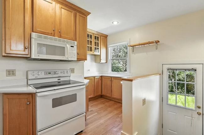 Building Photo - 449 S High St