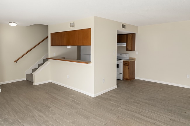 Building Photo - 4505 Hunt Cir Unit D