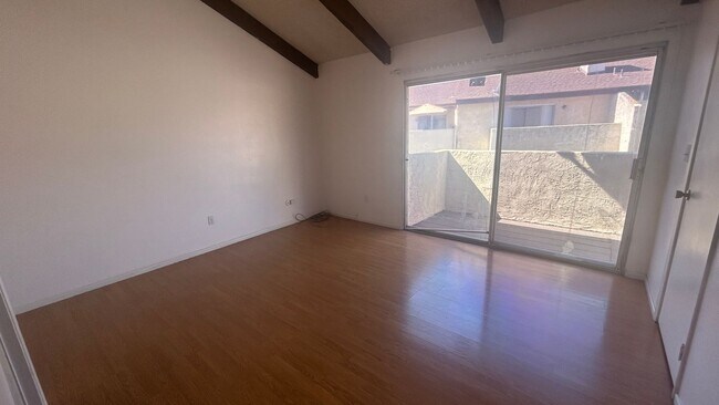 Photo - Spacious 3 Bedroom Condo for Rent in Colton