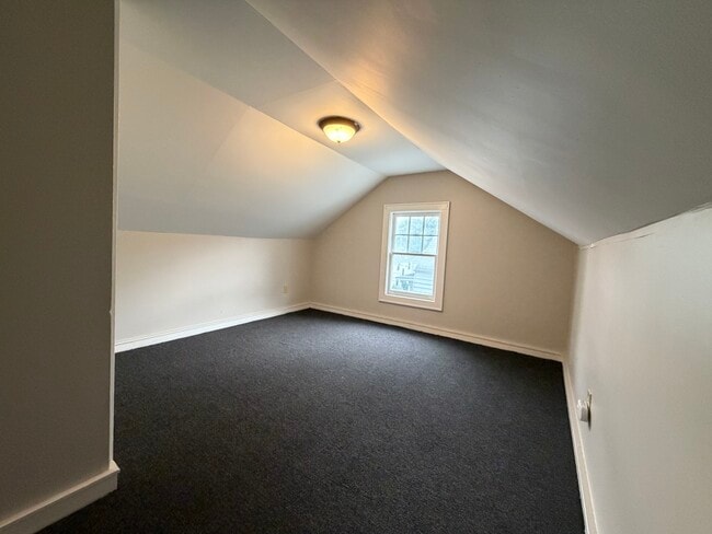 Photo - 2129 James St Unidad 2