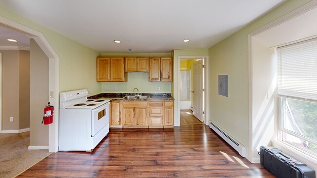Building Photo - 1364 Creamery Rd Unit 3