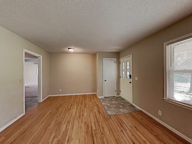 Photo - 8013 Thomas Ave S