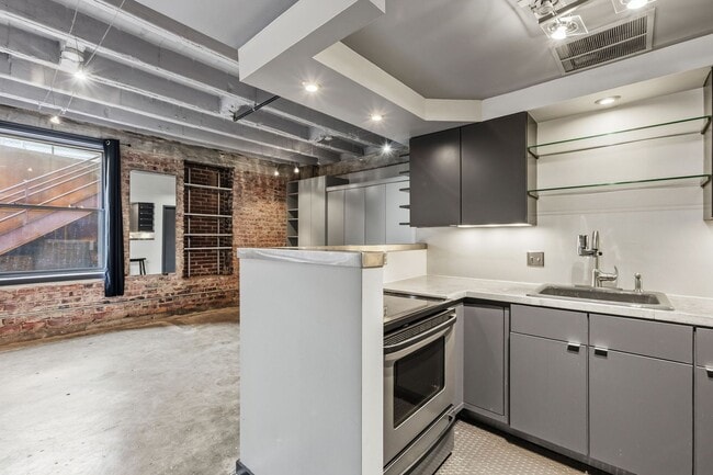 Building Photo - Unit #303 - The Regis Condos | Downtown Omaha