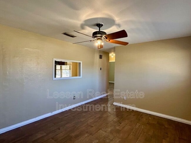 Photo - 4216 Parkway