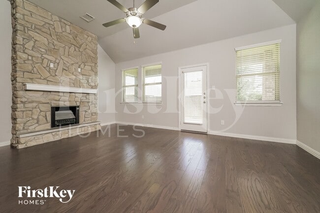 Photo - 705 Bluebird Way
