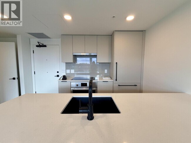 8120 Oak St Unit 502