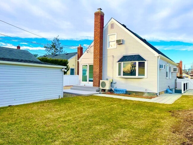 Photo - 278 Devonshire Dr