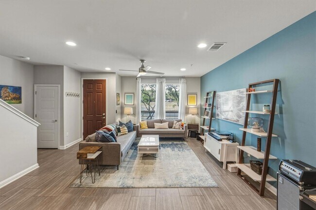 Photo - 6814 E Riverside Dr