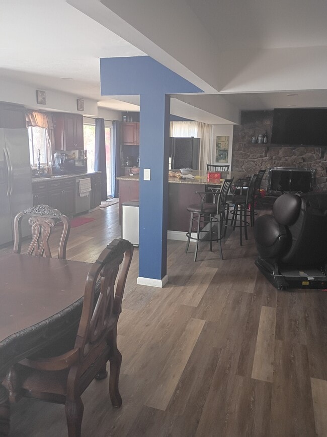 Building Photo - 7748 W Ken Caryl Pl