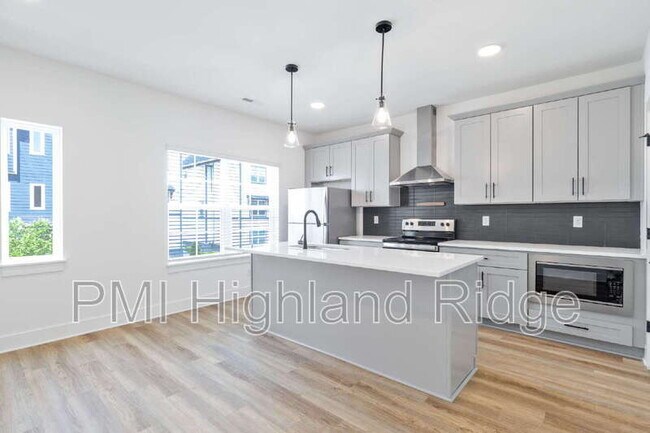 Photo - 700 N Dupont Ave