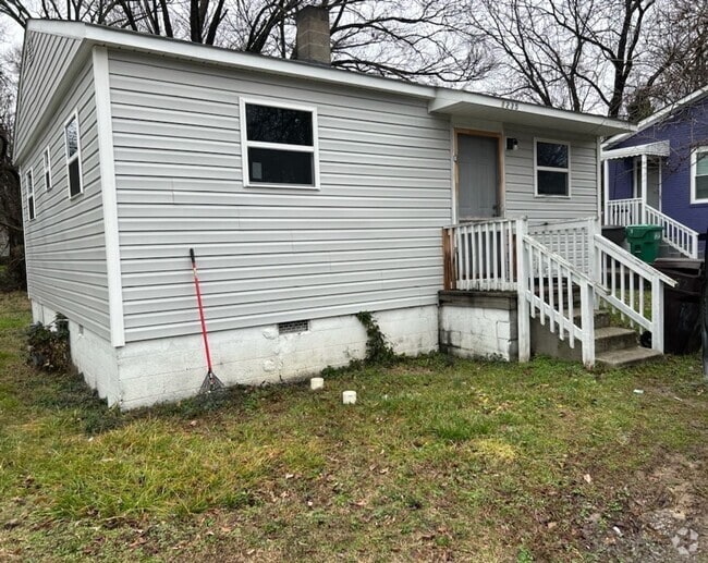 Building Photo - HIGH POINT - 2 BDRM/1 BATH Rental
