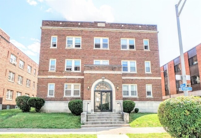 Building Photo - 49 Troup Street Rental