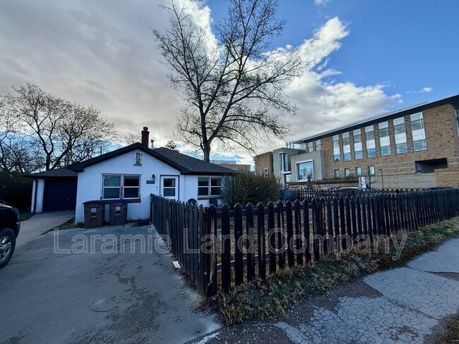 Photo - 551 N 10th St