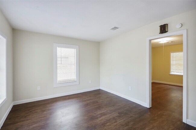 Photo - 9418 Bertwood St