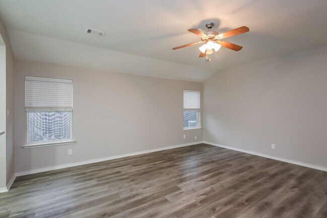 Photo - 258 Kennedy Dr