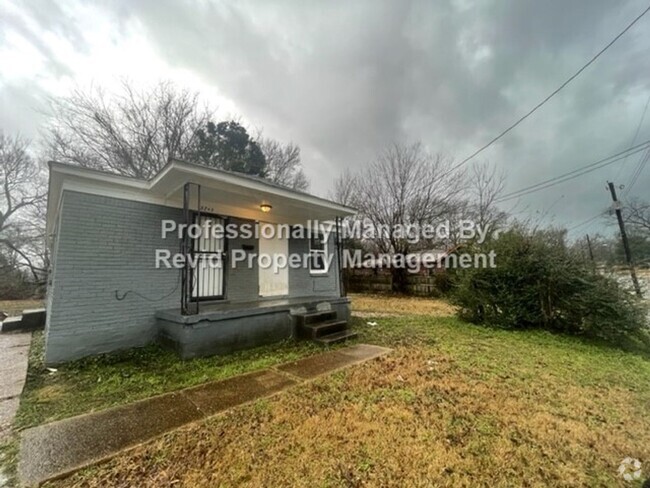 Building Photo - 3 Bedroom 2 Bath! Rental