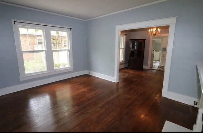 Photo - 142 S Humes St