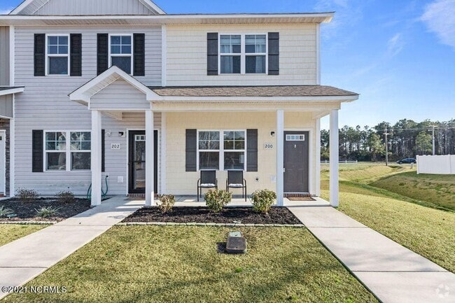 Building Photo - Sneads Ferry Townhouse!