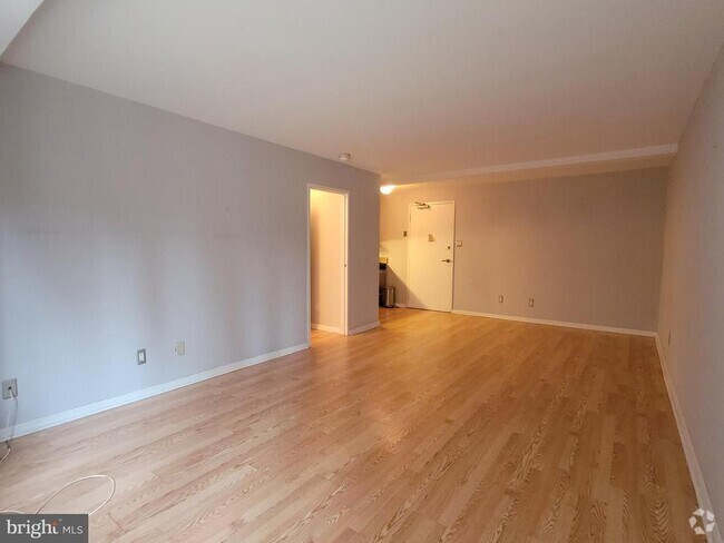 Building Photo - 1806-18 Rittenhouse Square Unit 307