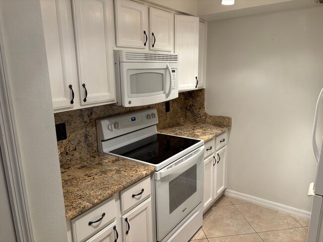 Photo - Beautiful 2 story townhouse in Cypress Club