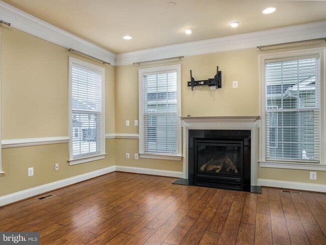 Photo - 220 Centennial Dr