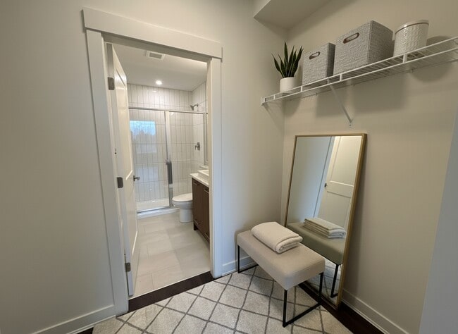 Photo - 5382-200 200 St