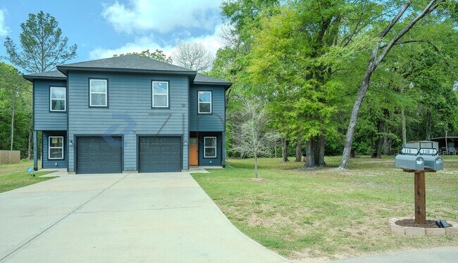 Photo - 110 Turner St