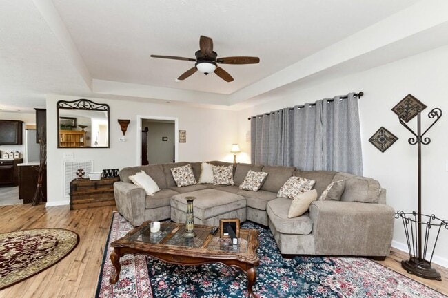 Photo - 1419 Leaf Ln