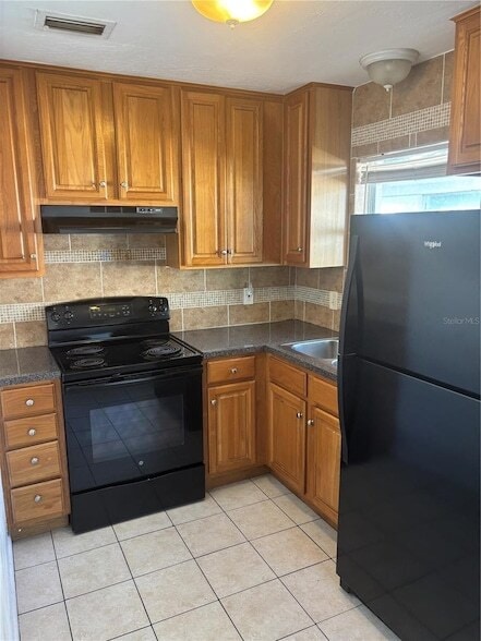 Photo - 614 Rosery Rd NW