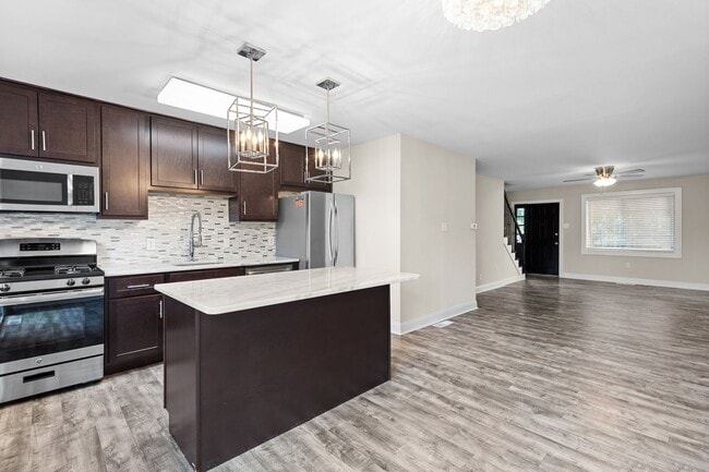 Photo - Courtyard Townhouse Apartments