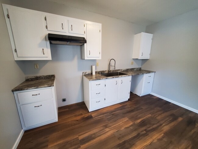 Kitchen - 816 W Gambier St