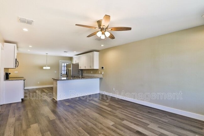 Photo - 5119 S 11th Pl