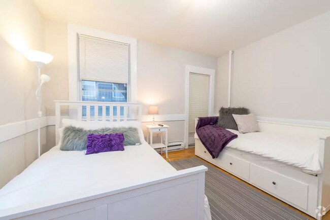 Building Photo - 161 Endicott St Rental
