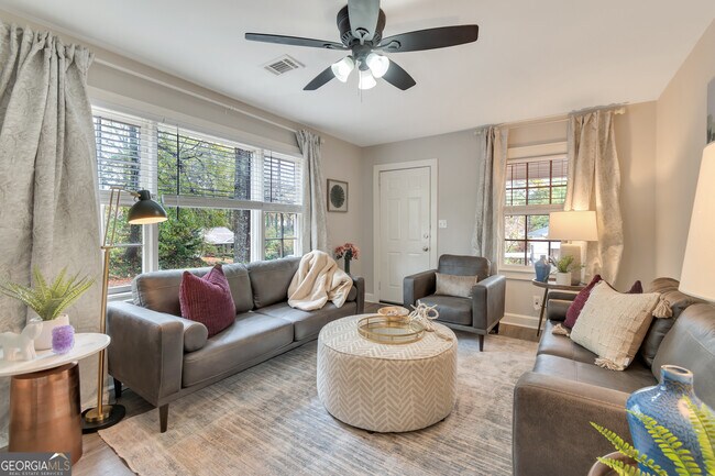 Photo - 94 Cochran Rd SE