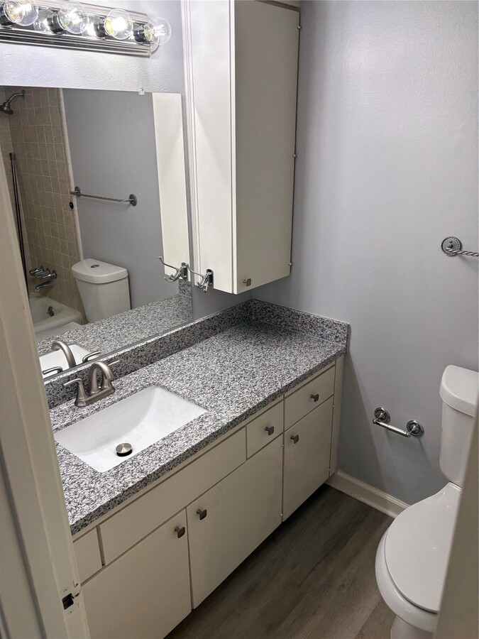 Photo - 1402 Bellaire Blvd