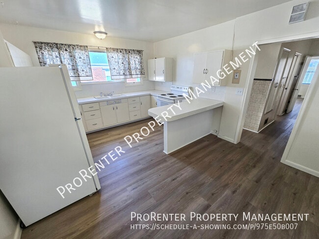 Photo - 2338 Van Buren Ave