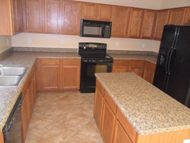 Photo - 25863 W Elizabeth Ave