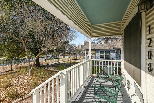 Photo - 1208 E 13th St