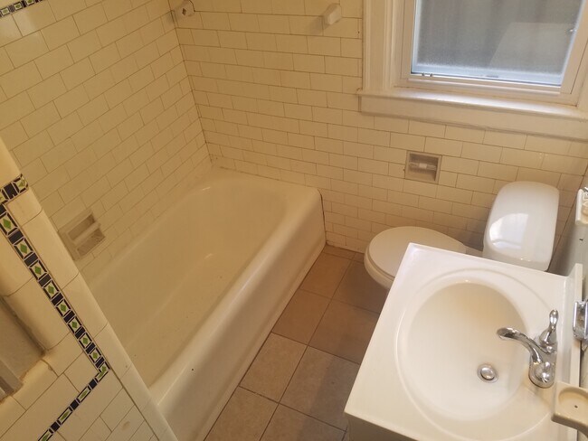 Photo - Washburn Unit 16606 Upper