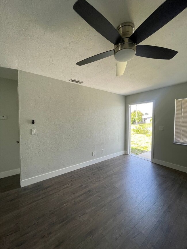 Photo - 1920 SW 47th Terrace Unidad 1