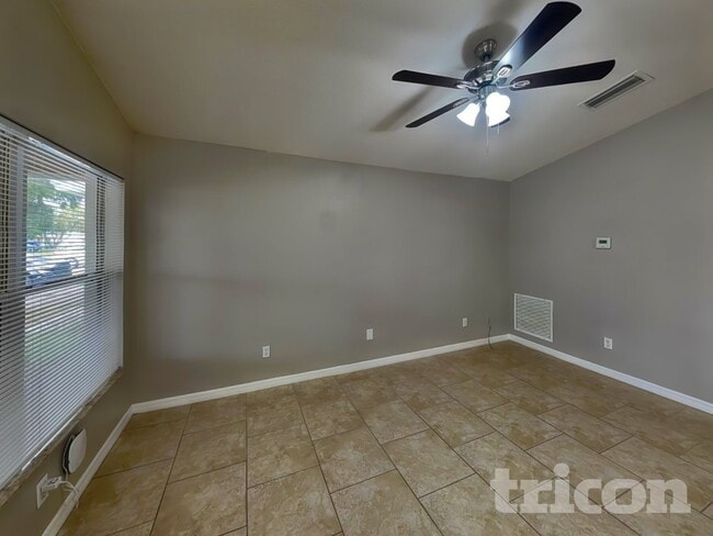 Photo - 5127 Pineland Ave