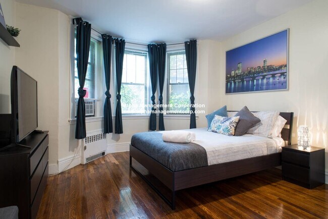 Building Photo - 58 Queensberry St Unit 6