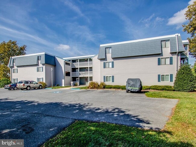 Building Photo - 36011 Condo Dr Unit 102